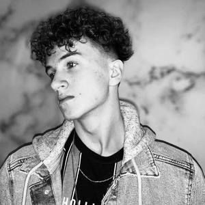 Meet your Posher, Riley